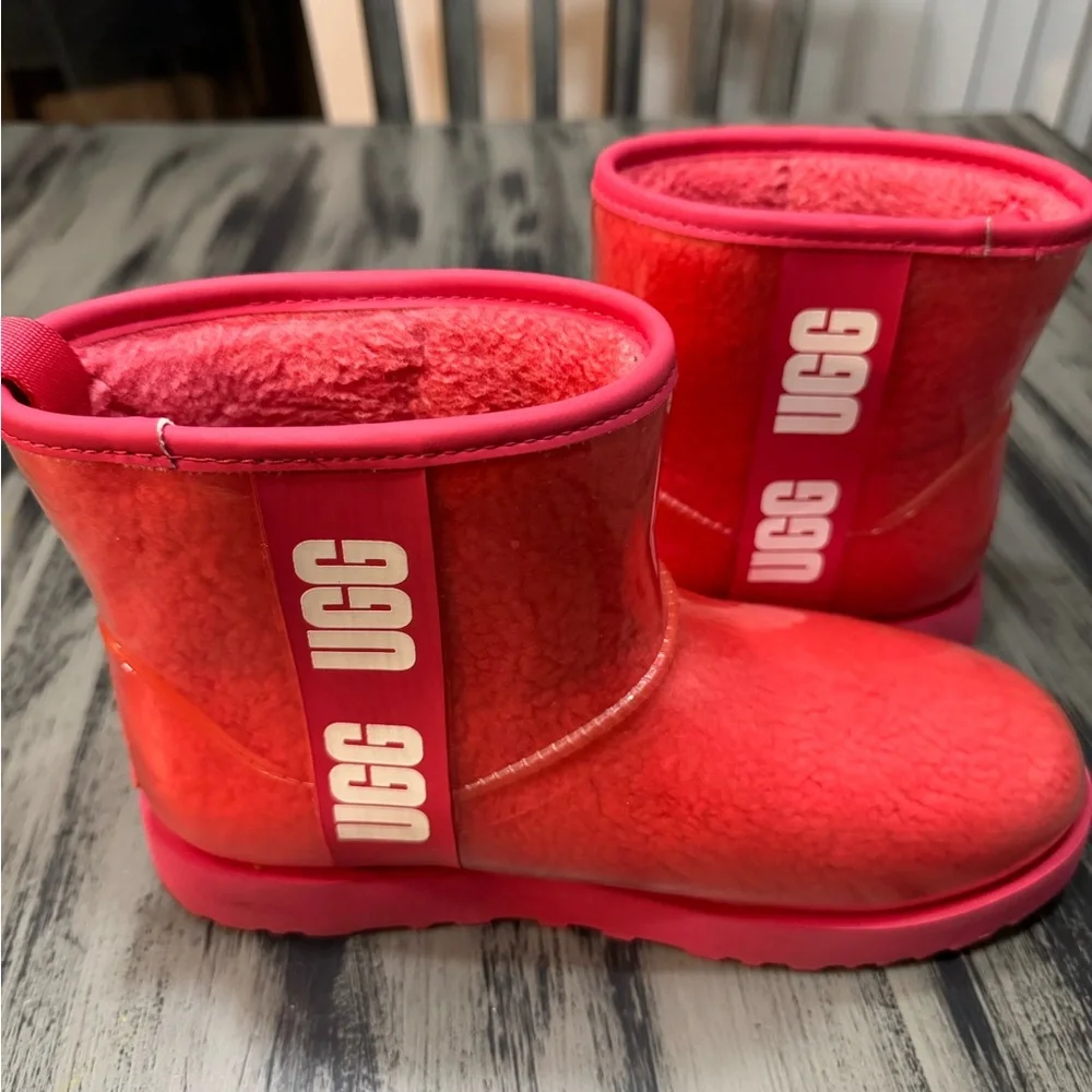UGG Women's Classic Clear And Red Short Waterproof Boots Size 9 - Picture 11 of 15